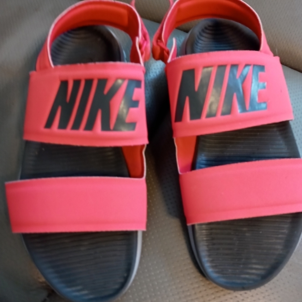 Nike Tanjun Sandals with ankle strap pink and gray size 7